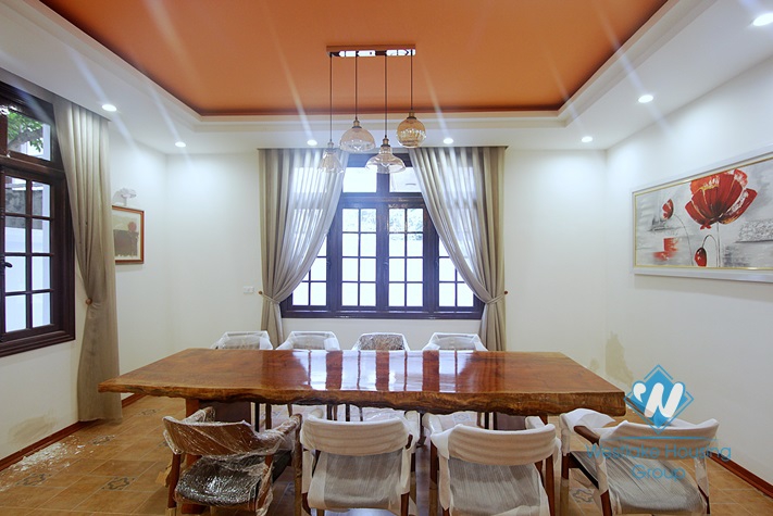 White house with courtyard for rent in Tay Ho district  